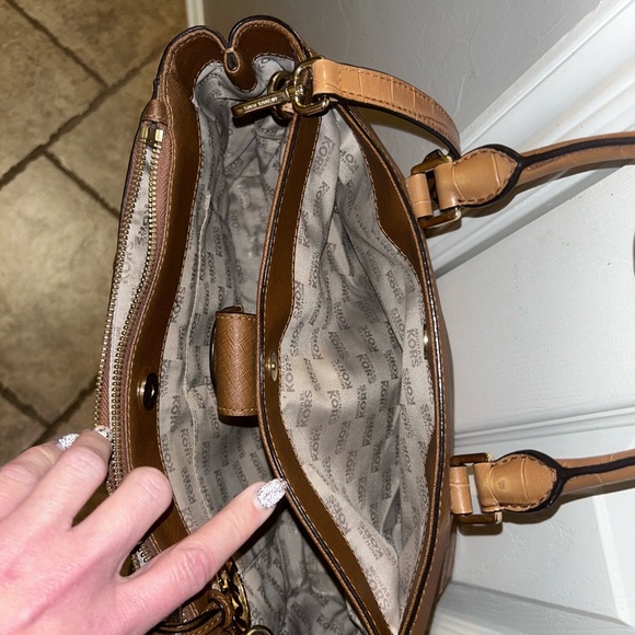 Michael Kors Handbag - Picture 4 of 4